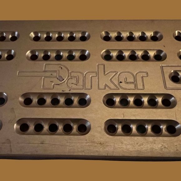 Vintage Parker Open House 2002
Metal Cribbage Board Minnesota Made Rare 10” - Picture 2 of 4